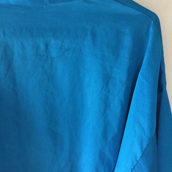 Victoria Secrets Bathrobe - Picture 5 of 5